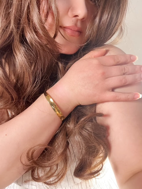 Quite Texture Cuff bracelet